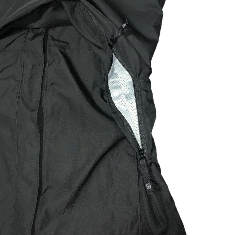 CS Black Jacket L Hooded Performance Wear Lightweight Packable Pockets Zip EUC - Picture 5 of 9